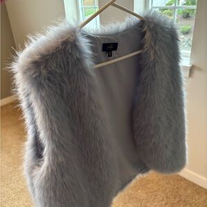 Faux Fur Vest - Light Gray Women's Jacket